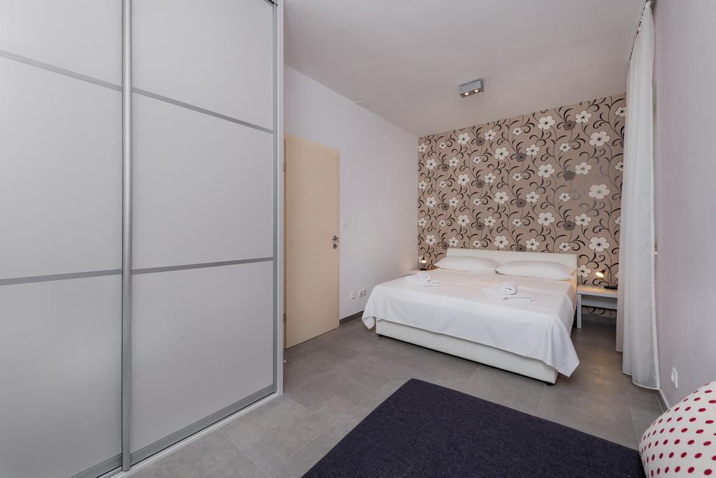 Apartments Lanterna Rogoznica  Rom bilde